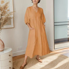 Vestido Alma Livre™ em Linho de Algodão com Gola V e Manga Ampla / Para Mulheres que Dançam com o Vento e Vestem Leveza!