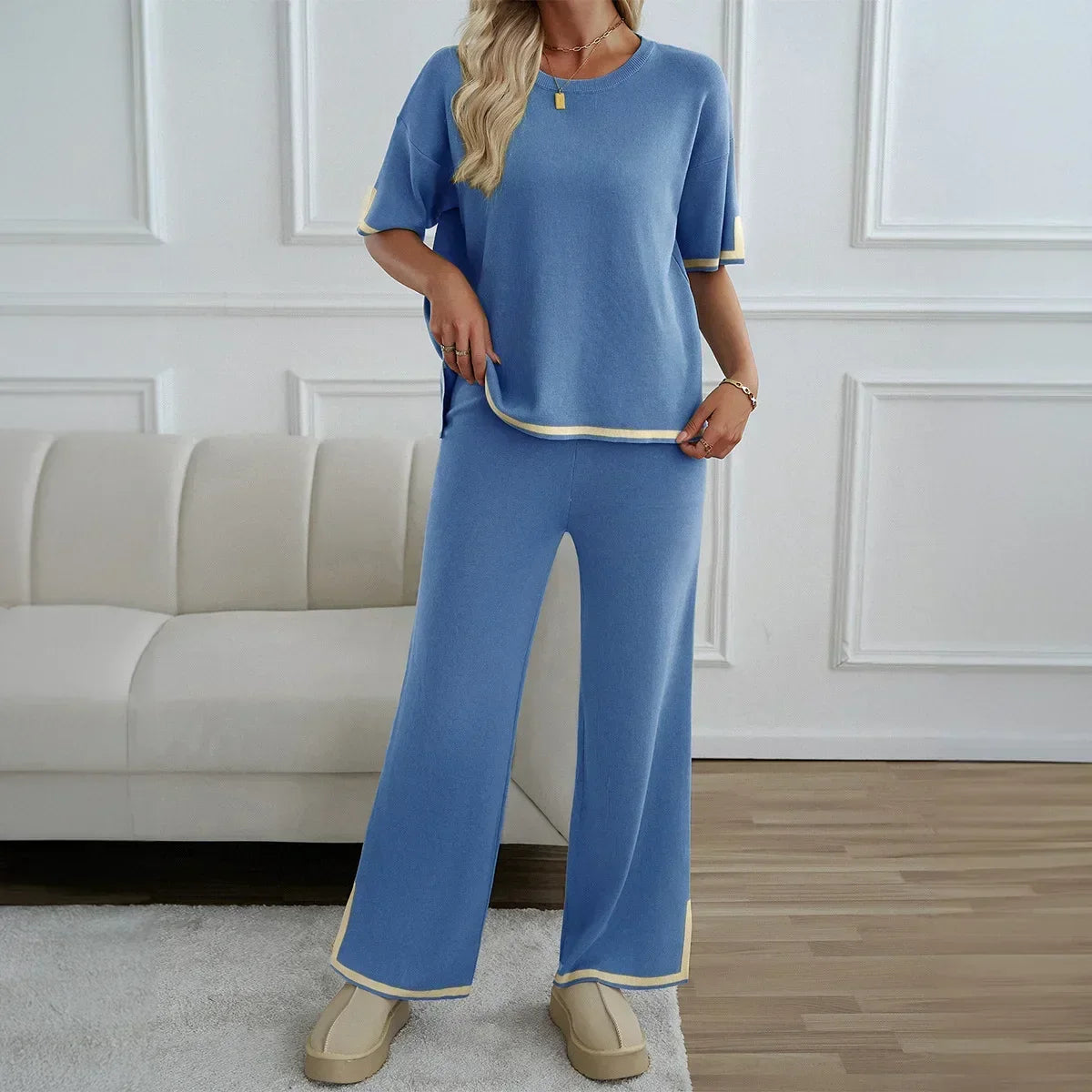 Conjunto Classy™ em Malha Premium com Detalhes Contrastantes / Para Quem Valoriza o Conforto com Toque Refinado!