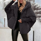 Casaco Berlin™ com Puffer Premium e Acabamento Peluciado /  Aconchego Sofisticado Para Mulheres de Presença!