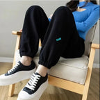 Calça Mabel™ em Moletom Macio com Detalhe Texturizado / Um Toque Aconchegante que Abraça Seu Ritmo!