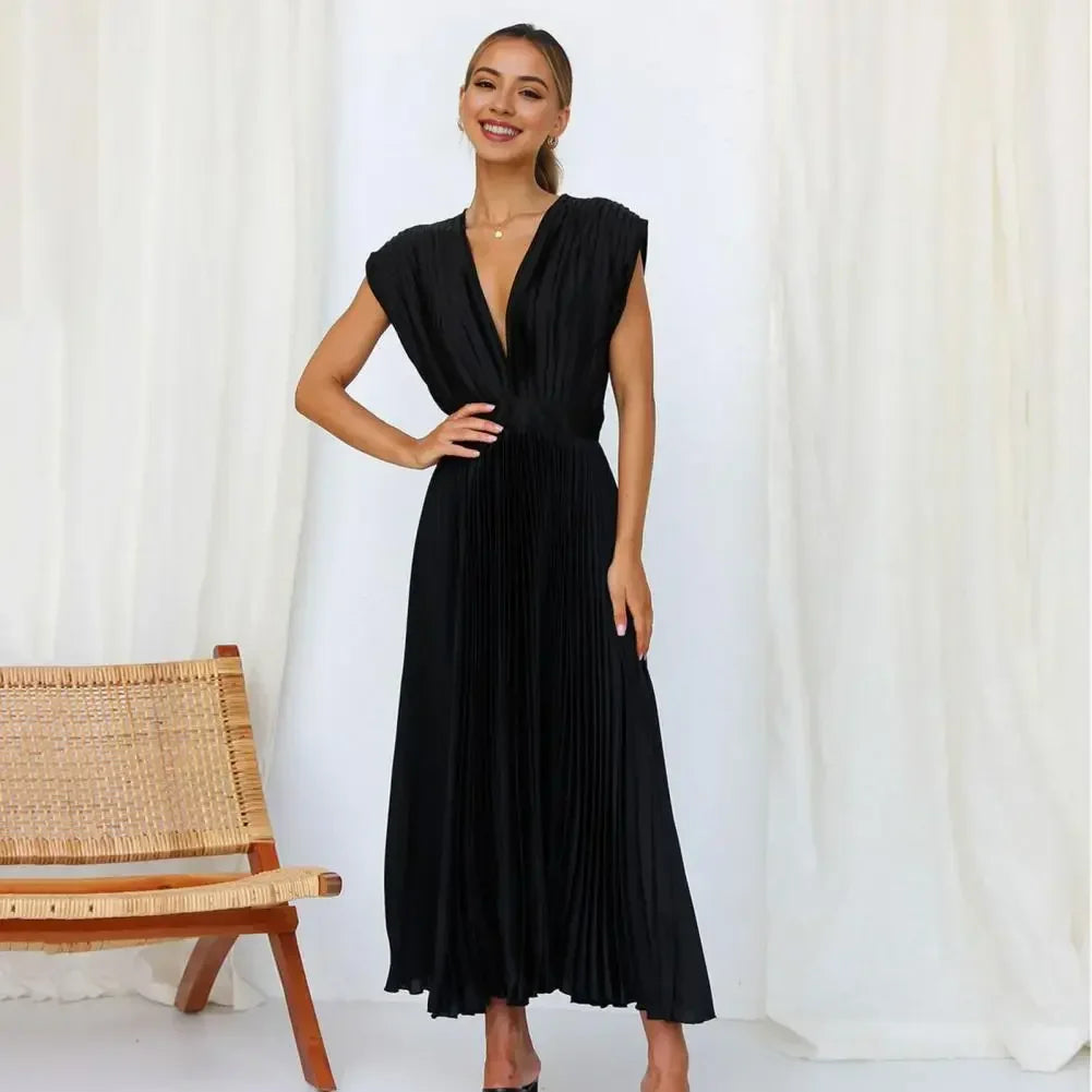 Vestido Plissado Antunes™ em Tecido Leve com Toque Acetinado / Movimento Sofisticado e Caimento Impecável