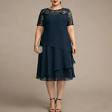 Vestido Monéa™ com Renda e Camadas Elegantes