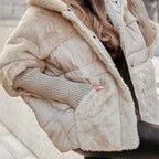 Casaco Berlin™ com Puffer Premium e Acabamento Peluciado /  Aconchego Sofisticado Para Mulheres de Presença!