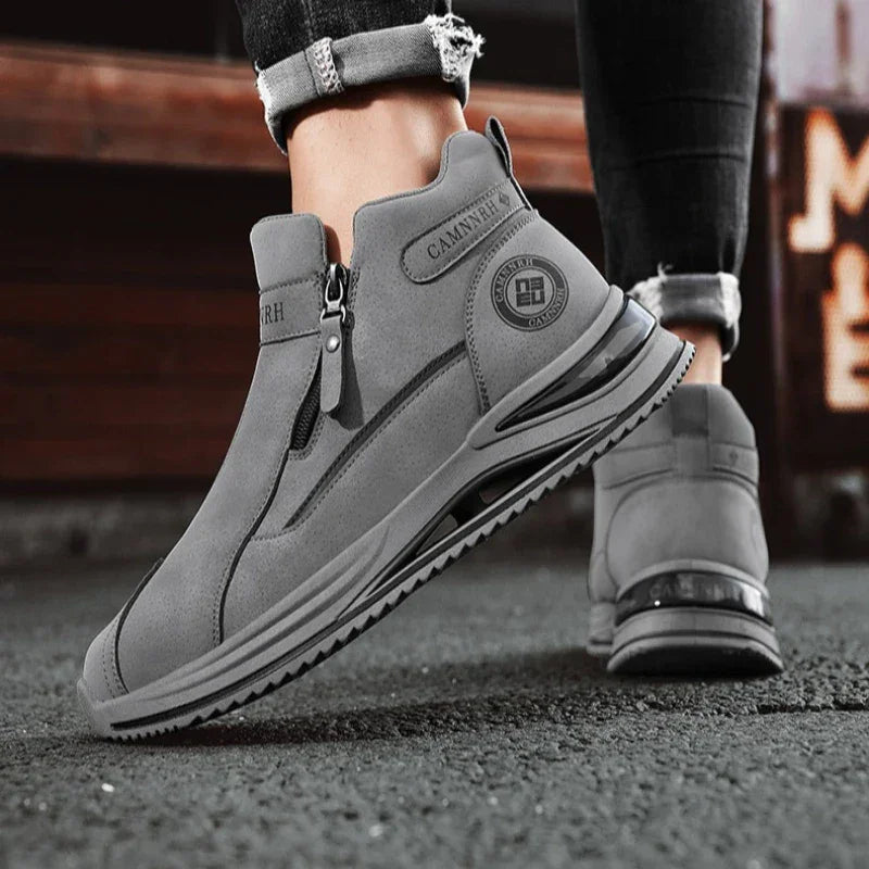Bota Milano Drive™ em Camurça Italiana Impermeável / Conforto, Tração e Amortecimento de Ultima Geração!