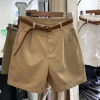 [BLACK FRIDAY!! COMPRE 2 E LEVE 3 + 3 CINTOS DE BRINDE] Shorts Bella Capri™ em Sarja Premium com Algodão / Alfaiataria Leve com Toque Urbano!