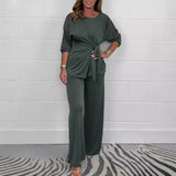 Conjunto Damaris™ em Malha Premium com Blusa de Amarração Frontal e Calça Fluida / A Peça-Curinga do Guarda-Roupa Moderno!