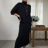 Conjunto Marselha™  com Blusa Gola Alta e Saia Midi Canelada