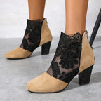 Bota Cano Curto Mirabelle™ em Renda e Salto Bloco / Feminilidade e Estilo sem Comprometer o Conforto!