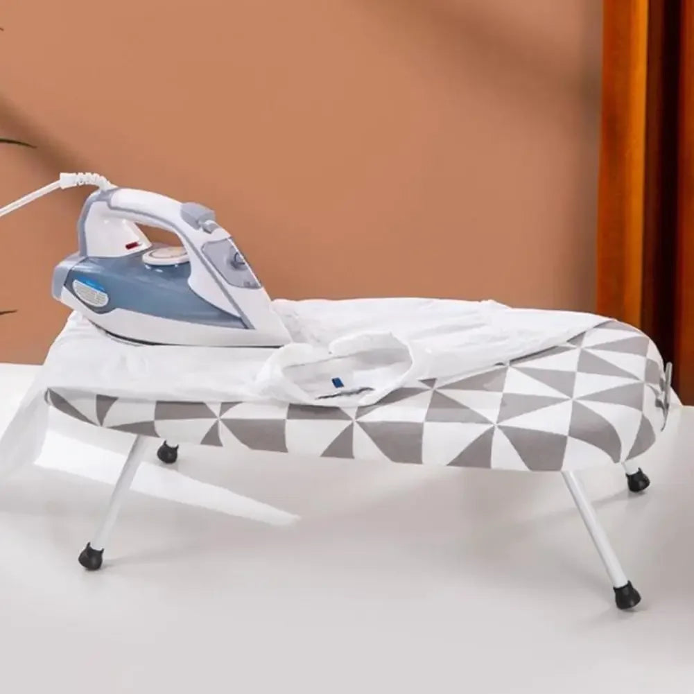 Mini Tábua de Passar Dobrável Modern Lar™ / Praticidade e Compactação para Espaços Pequenos!