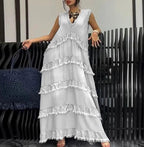 Vestido Jeans Helena™ com Camadas Desfiadas e Caimento Impecável / O Poder da Elegância e Conforto em Uma Peça Atemporal!