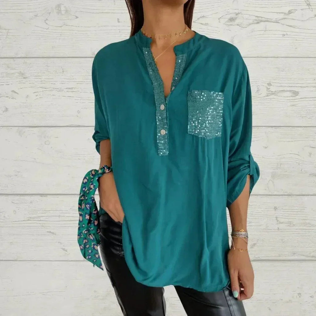 [COMPRE 1 E LEVE 2] Blusinha Salafiori™ com Caimento Solto e Detalhes em Strass Reluzente / Sofisticação e Conforto que Encantam!