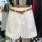 [BLACK FRIDAY!! COMPRE 2 E LEVE 3 + 3 CINTOS DE BRINDE] Shorts Bella Capri™ em Sarja Premium com Algodão / Alfaiataria Leve com Toque Urbano!