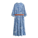 Vestido Capri Mediterrâneo™ com Estampa Exclusiva e Cinto Marrom / Um Charme Europeu com Toque Brasileiro!