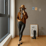 Calça Lunna™  Em Couro e Cintura Alta e Interior Térmico / Elegância e Conforto que se Moldam ao Seu Corpo!