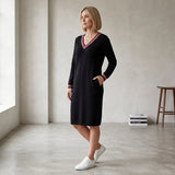 Vestido Midi Freya™ com Decote V Contrastante e Bolsos Estilo Sport Chic