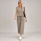 Conjunto Aya™ Regata de Ombro Marcado e Calça Cropped com Cordão