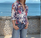 Camisa Feminina Tropicalia™ em Tecido Leve com Estampa Floral Exclusiva / A Elegância Casual que Encanta em Qualquer Ocasião!