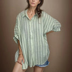 Camisa Feminina Castillo™ em Algodão Texturizado com Modelagem Oversized / Leveza e Charme que Abraçam Seu Estilo!