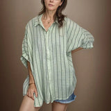 Camisa Feminina Castillo™ em Algodão Texturizado com Modelagem Oversized / Leveza e Charme que Abraçam Seu Estilo!