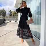 Vestido La Viena™ em Renda Bordada com Gola Alta / Sofisticação Atemporal para Brilhar com Classe!