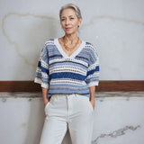 Blusa Stella™  em Tricô Vazado com Listras Elegantes /  A Peça-Curinga das Quatro Estações