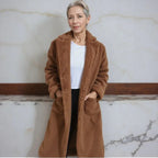Casaco Elodie™ em Lã Teddy com Gola Alta / Sofisticação Urbana com Conforto Térmico para os Dias Frios!
