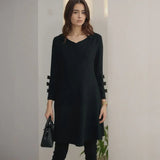 Vestido Maison Noir™ com Mangas Esculpidas e Corte de Alfaiataria / Sofisticação Minimalista para Mulheres de Presença