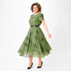 Vestido Sintra™ com Modelagem Mídi, Saia Evasê e Cinto de Brinde / Aura Mística e Elegante para Mulheres Poderosas!
