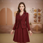Conjunto La Vittoria™ com Blazer Estruturado e Vestido com Decote Ornamental / Presença, Estilo e Sofisticação Atemporal!