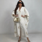 Vestido Marroquina™ Em Viscose Fluída com Adornos Dourados / Sofisticação Escultural para Mulheres de Presença Marcante!
