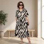 Vestido Marfim™ Longo Zebrado com Cintura Ajustável