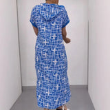 Vestido Lígia™ com Capuz e Estampa Autoral Contemporânea