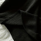 Blusinha Maya™ com Barra Curva Delicada e Decote em V com Abertura