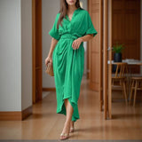 Vestido Cartagena™ em Popelina de Algodão com Amarração Suave e Gola Elegante / O Vestido Atemporal que Toda Mulher Deseja!