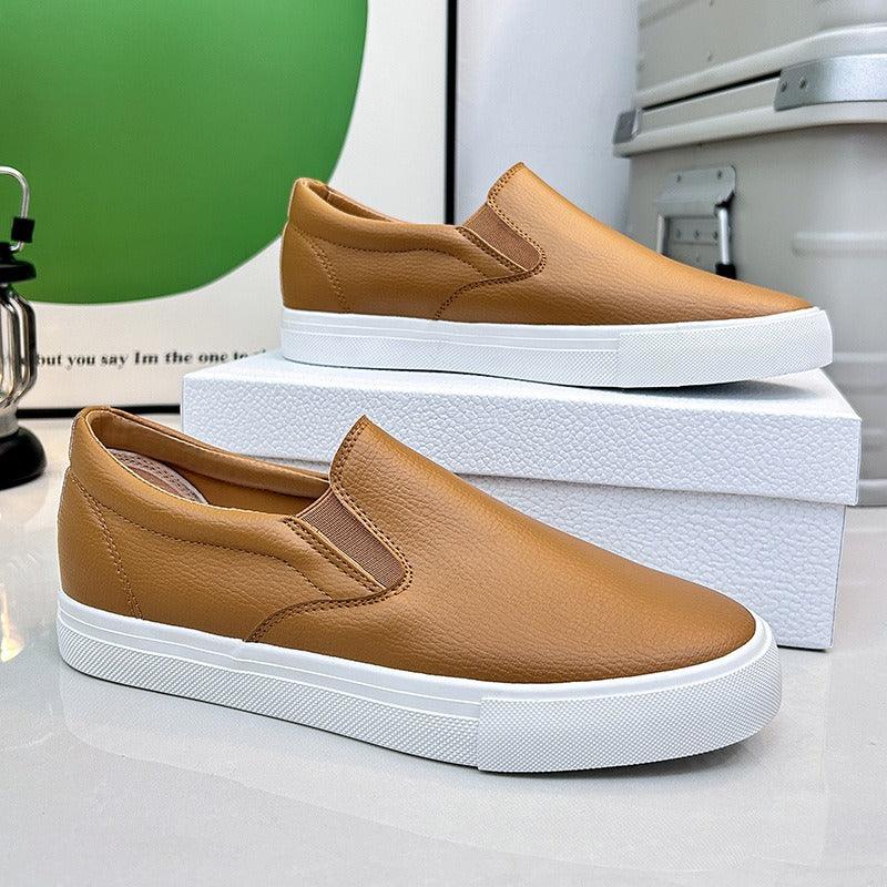 Tênis Masculino StreetComfort™ em Couro com Acabamento Minimalista / Visual Inteligente e Zero Desconforto na Rotina!