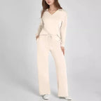 Conjunto Doralice™ com Blusa Gola V e Calça Reta de Malha Premium / Conforto Atemporal com Estilo que Abraça a Mulher Moderna!