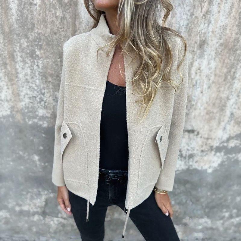 Jaqueta Donna Rebeca™ com Gola Alta e Bolsos Elegantes / Sofisticação Aconchegante para os Dias Frios!