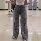 Calça Jeans Bethania™ em Denim Moderno com Renda Artesanal Floral / Estilo e Conforto Casual Chic para Looks Memoráveis!