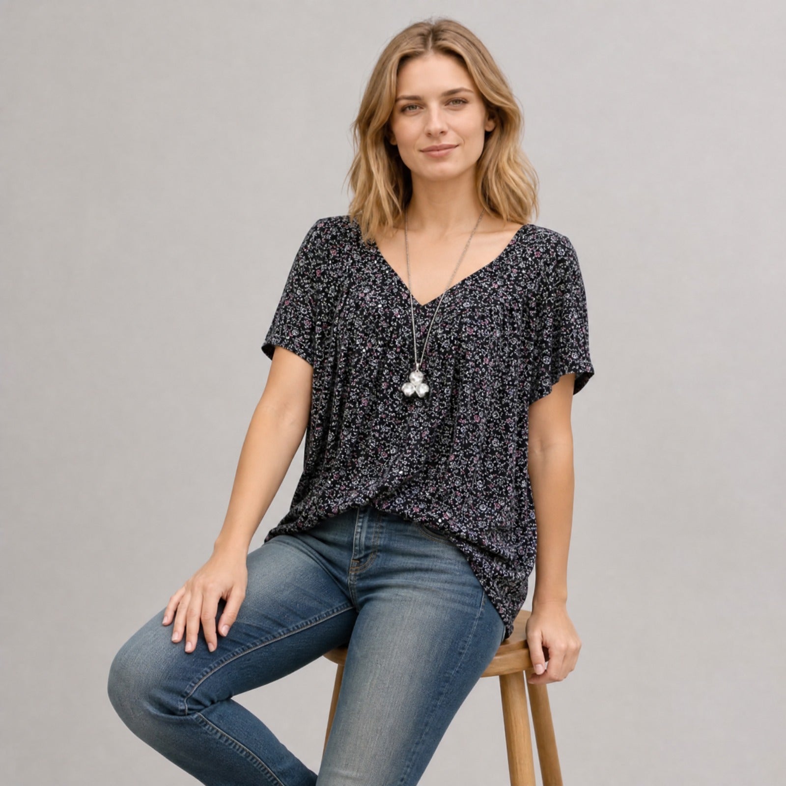 Blusa Lisboa™ em Viscose Premium com Decote em V