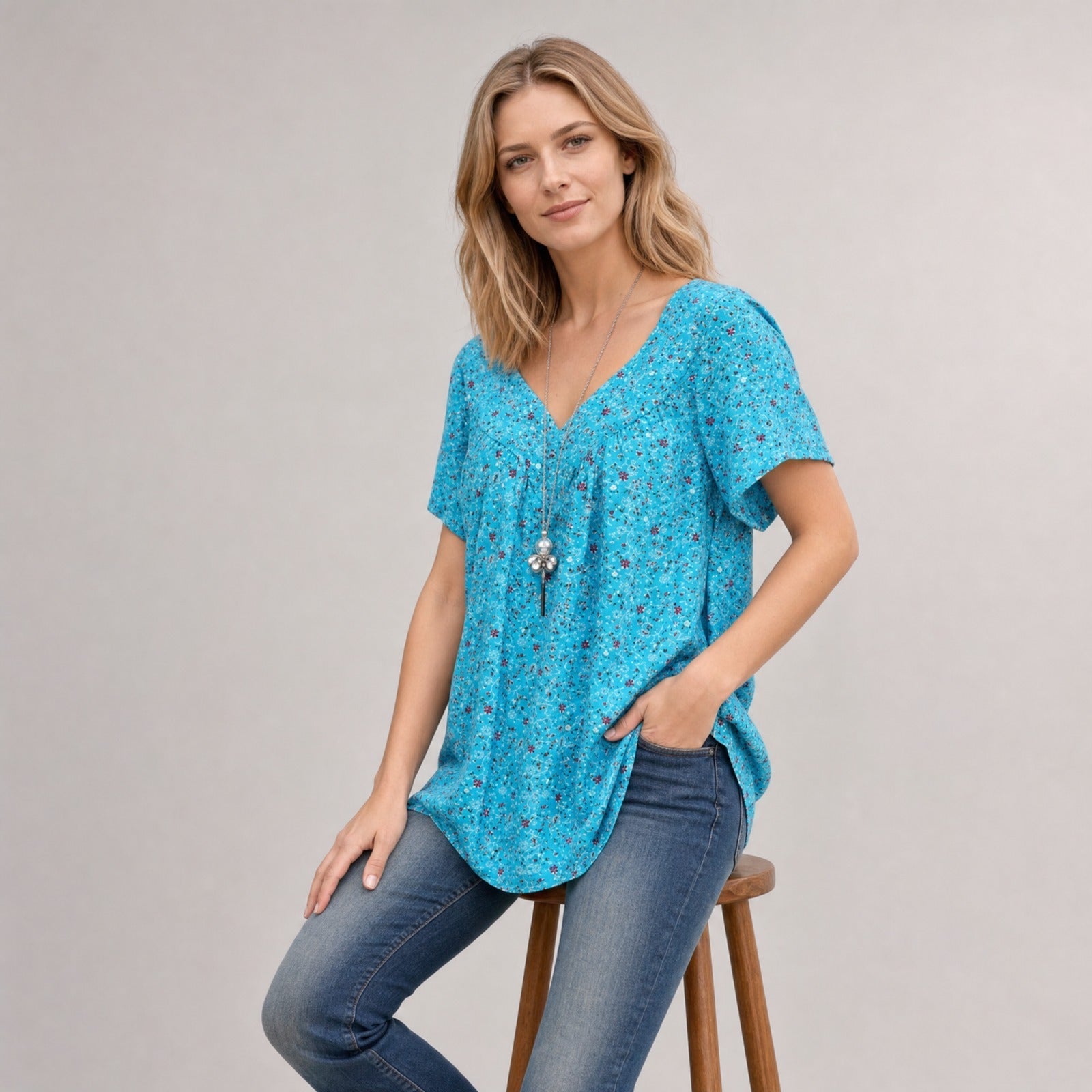 Blusa Lisboa™ em Viscose Premium com Decote em V