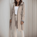 Casaco Cambridge™ com Recortes Urbanos e Detalhes Premium / Um Toque Britânico no Seu Visual de Inverno!